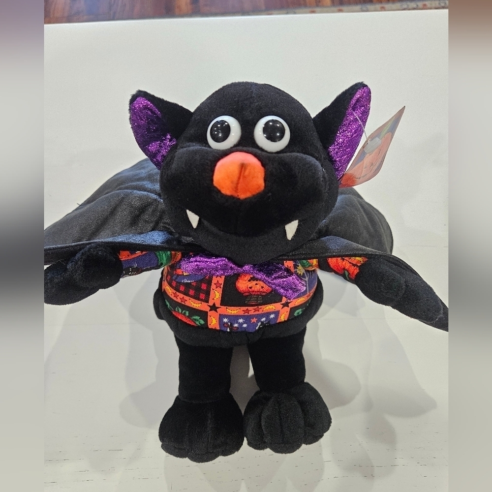 Chosun International Vintage Halloween Stuffed Black Bat. Retro Summerween